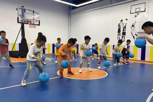 幼儿篮球训练游戏3-6岁
